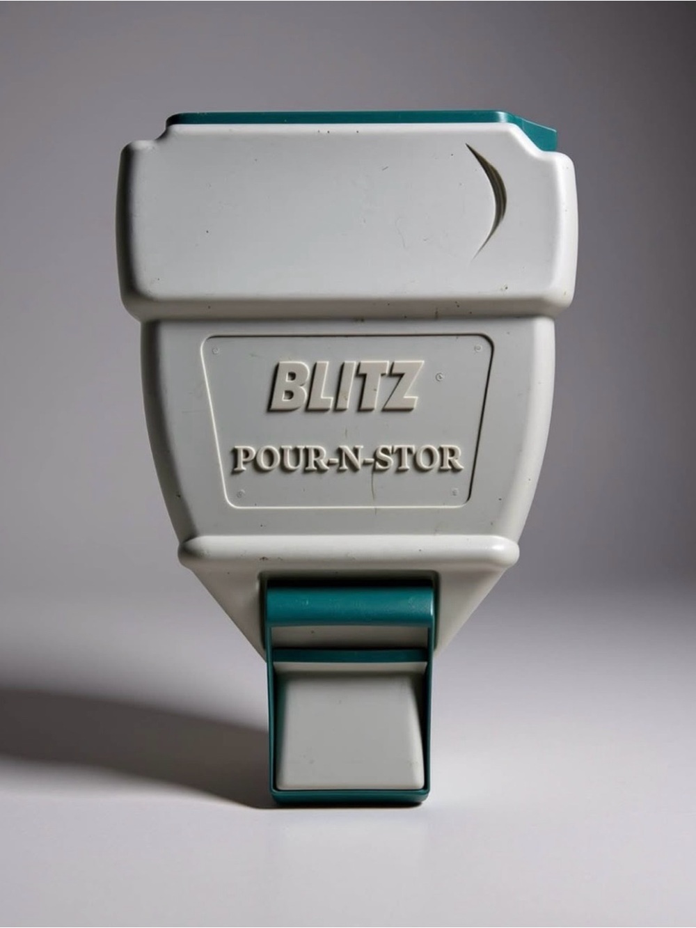 Blitz Pour-N-Stor Wall Mounted Plastic Feed Dispenser